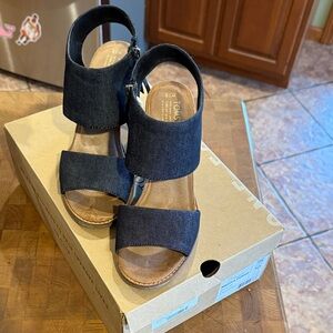 Toms Black Open-Toe Sandals